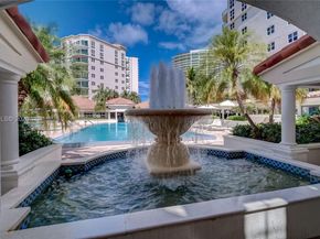 20000 E Country Club Dr 512, Aventura FL 33180