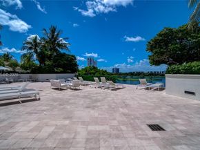 20000 E Country Club Dr 512, Aventura FL 33180