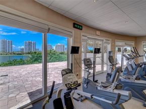 20000 E Country Club Dr 512, Aventura FL 33180