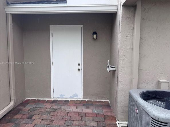 12204 NW 36th Pl, Sunrise FL 33323