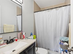 8389 NW 8th St 7, Miami FL 33126