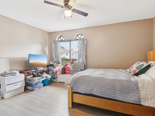 8389 NW 8th St 7, Miami FL 33126