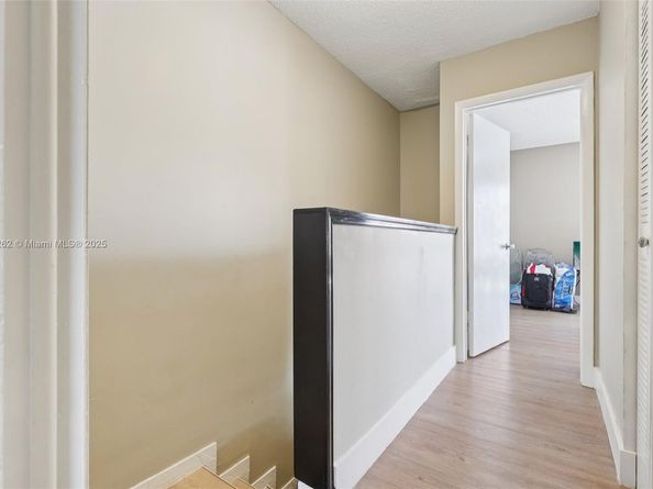 8389 NW 8th St 7, Miami FL 33126