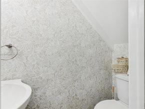 8389 NW 8th St 7, Miami FL 33126