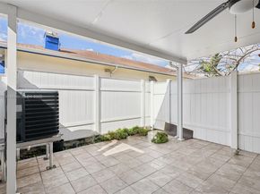 8389 NW 8th St 7, Miami FL 33126