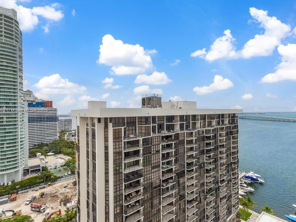 1901 Brickell Ave B2413, Miami FL 33129