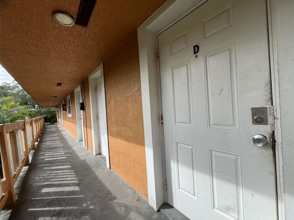 608 SW 16th Ave, Fort Lauderdale FL 33312