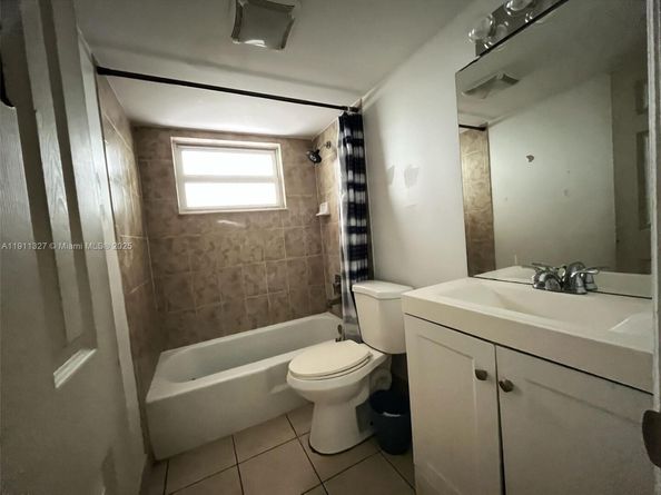 608 SW 16th Ave, Fort Lauderdale FL 33312