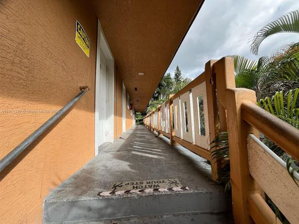 608 SW 16th Ave, Fort Lauderdale FL 33312