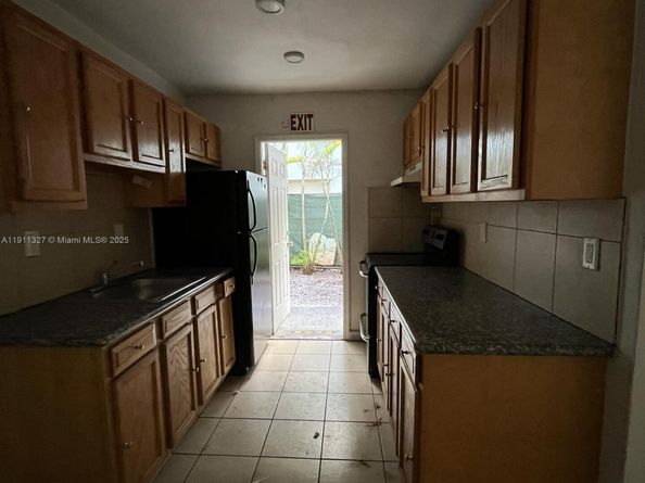 608 SW 16th Ave, Fort Lauderdale FL 33312