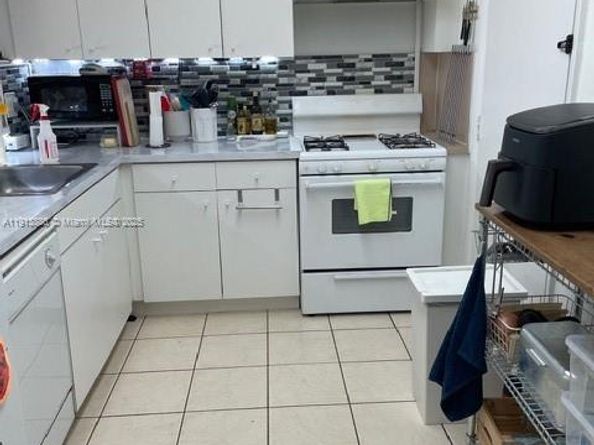 17911 NW 68th Avenue P102, Hialeah FL 33015