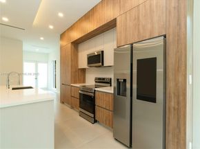 1720 SW 20th St, Fort Lauderdale FL 33315