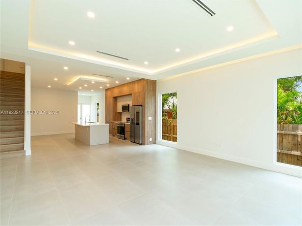 1720 SW 20th St, Fort Lauderdale FL 33315