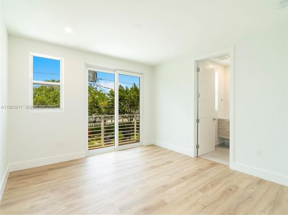 1720 SW 20th St, Fort Lauderdale FL 33315