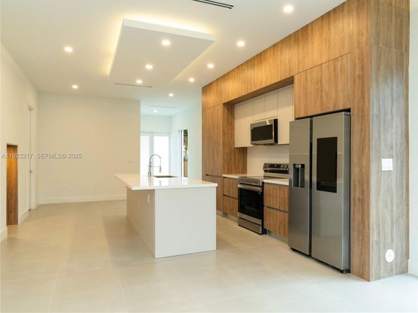 1720 SW 20th St, Fort Lauderdale FL 33315