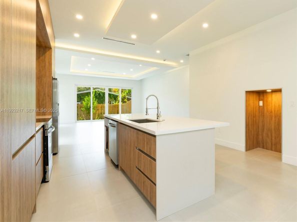 1720 SW 20th St, Fort Lauderdale FL 33315