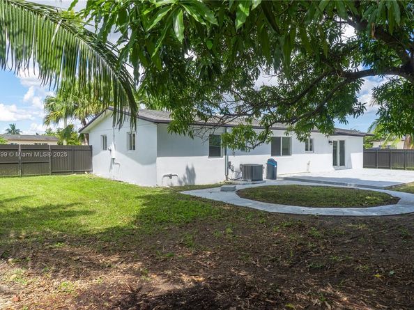 11872 SW 196th Ter, Miami FL 33177