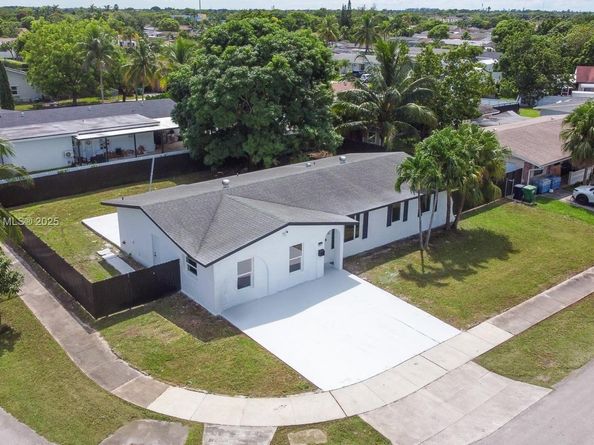 11872 SW 196th Ter, Miami FL 33177