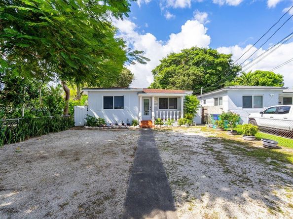 210 NW 59th Ave, Miami FL 33126
