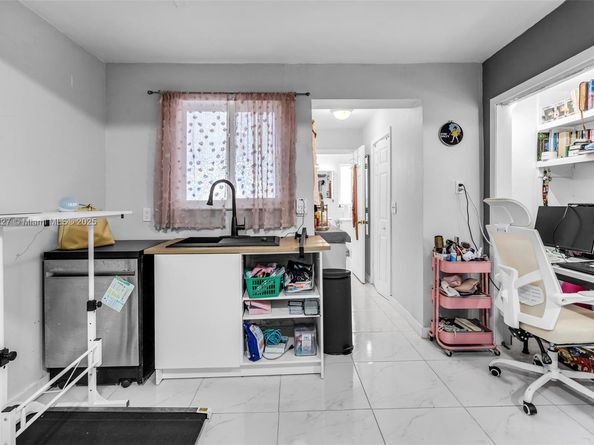 210 NW 59th Ave, Miami FL 33126