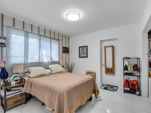 210 NW 59th Ave, Miami FL 33126