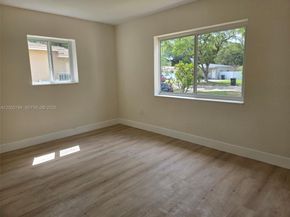 815 NE 134th St, North Miami FL 33161