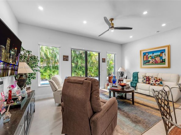 15977 SW 141st St, Miami FL 33196
