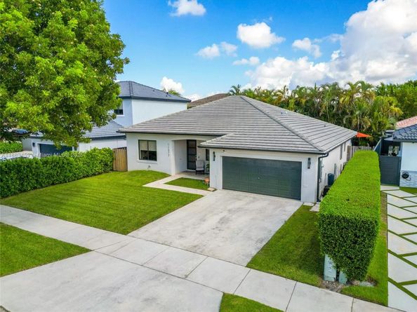 15977 SW 141st St, Miami FL 33196
