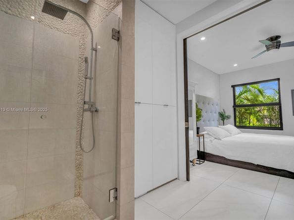 2583 Mayfair Ln, Weston FL 33327