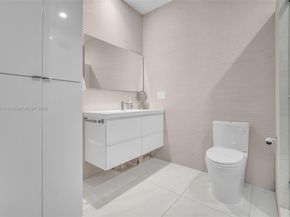 2583 Mayfair Ln, Weston FL 33327