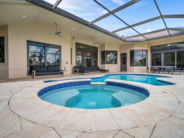 2583 Mayfair Ln, Weston FL 33327