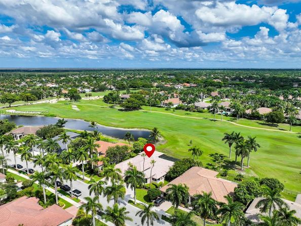 2583 Mayfair Ln, Weston FL 33327
