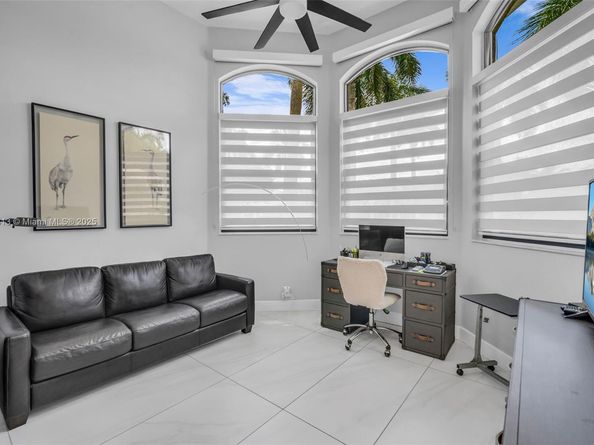 2583 Mayfair Ln, Weston FL 33327