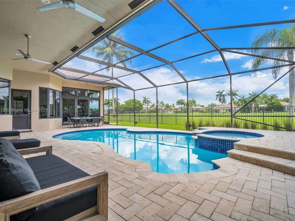 2583 Mayfair Ln, Weston FL 33327