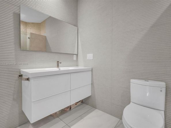 2583 Mayfair Ln, Weston FL 33327