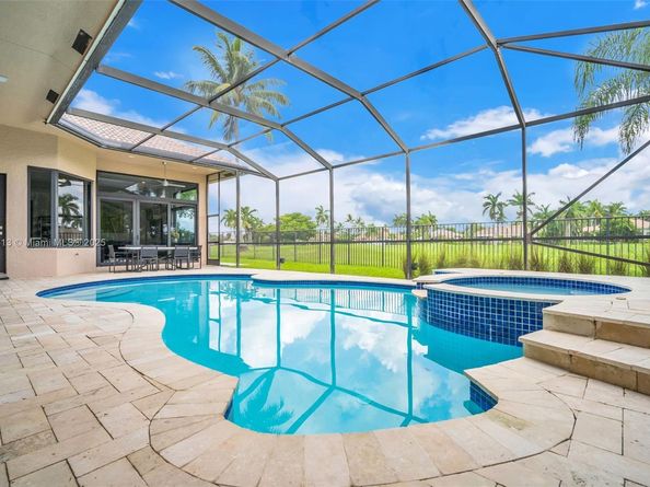 2583 Mayfair Ln, Weston FL 33327