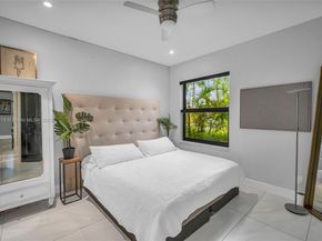2583 Mayfair Ln, Weston FL 33327