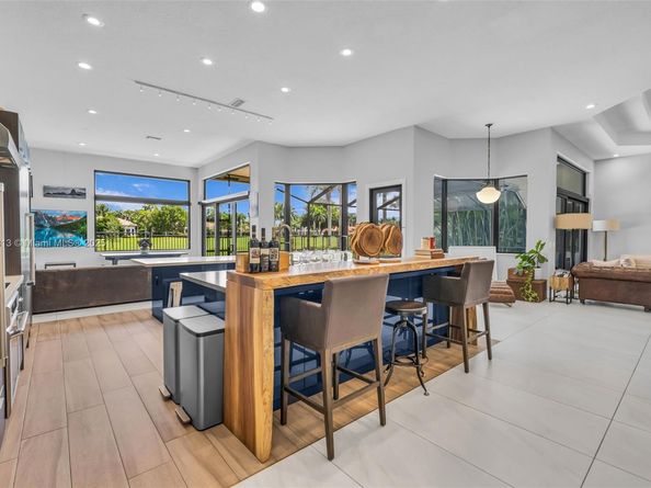 2583 Mayfair Ln, Weston FL 33327