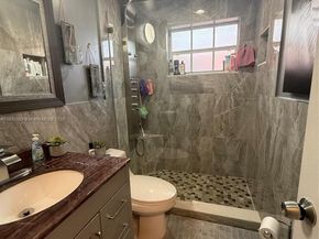 5720 SW 39th St, West Park FL 33023