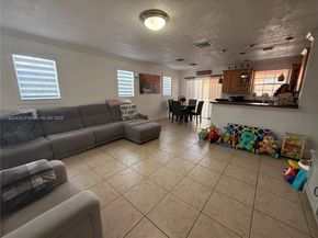 5720 SW 39th St, West Park FL 33023