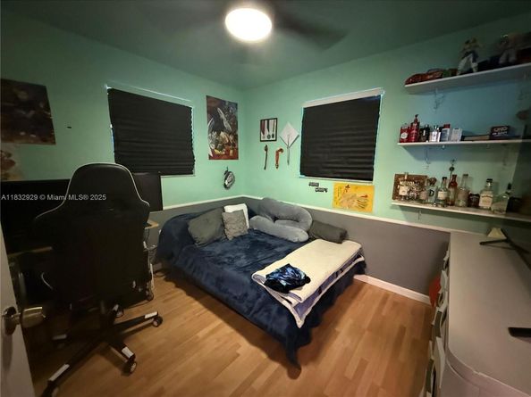 5720 SW 39th St, West Park FL 33023