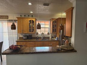 5720 SW 39th St, West Park FL 33023