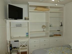 3261 NW 14th St, Miami FL 33125