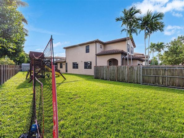 415 SE 34th Ter, Homestead FL 33033