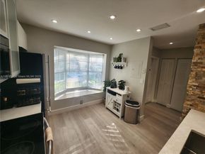 10875 NW 8th St, Pembroke Pines FL 33026