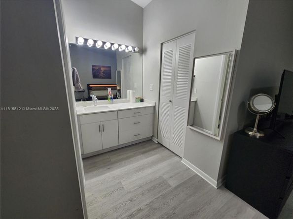 10875 NW 8th St, Pembroke Pines FL 33026