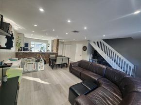 10875 NW 8th St, Pembroke Pines FL 33026