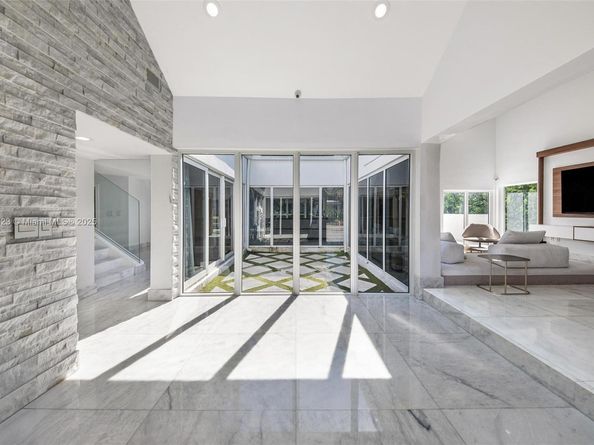 449 Holiday Dr, Hallandale Beach FL 33009