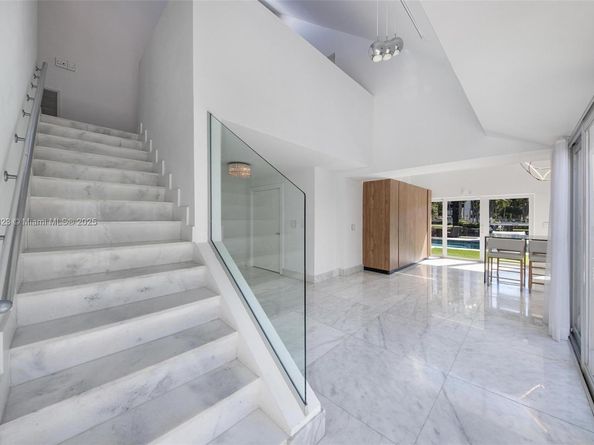 449 Holiday Dr, Hallandale Beach FL 33009