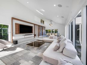 449 Holiday Dr, Hallandale Beach FL 33009